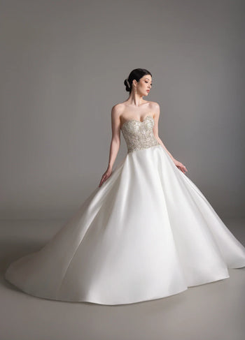 Lazaro Banu wedding dress on a bride