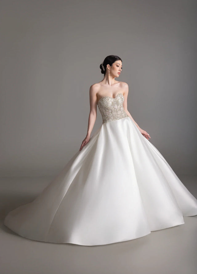 Lazaro Banu wedding dress on a bride