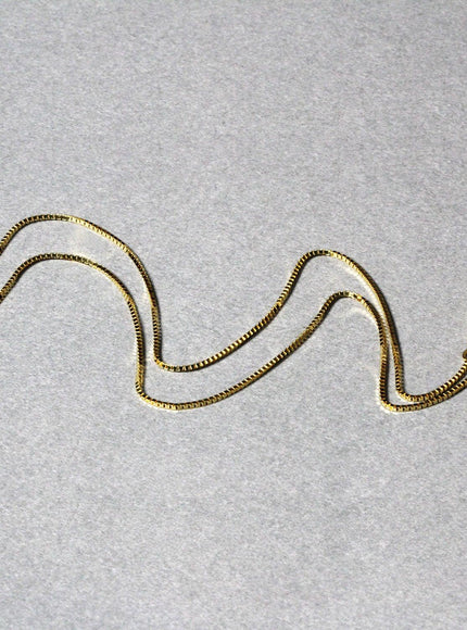 10k Yellow Gold Classic Box Chain 0.8mm - Ellie Belle