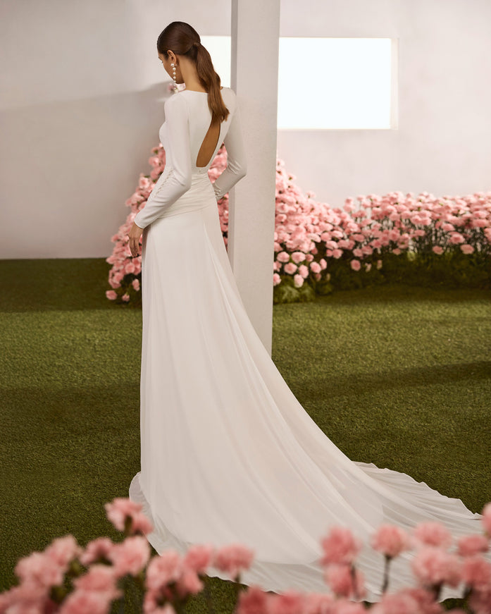 Rosa Clar Couture Riera Long-Sleeve Crepe Wedding Gown, US 26 Rosa Clar Couture Riera Long-Sleeve Crepe Wedding Gown, US 26