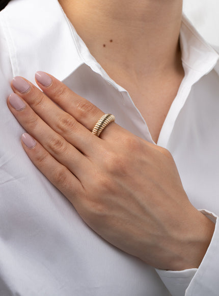 Zoe Lev 14K Gold Ribbed Dome Ring