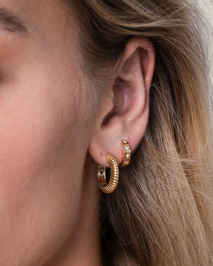 Zoe Lev Diamond Starburst Huggie Earrings