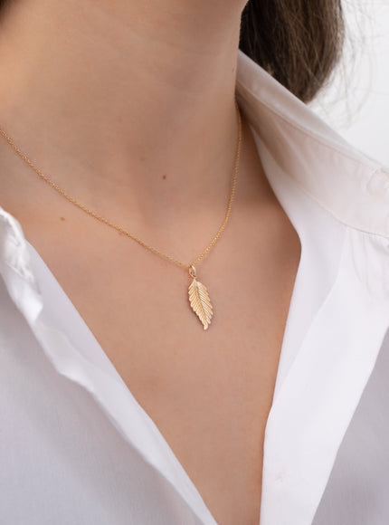 Zoe Lev 14K Gold Leaf Pendant