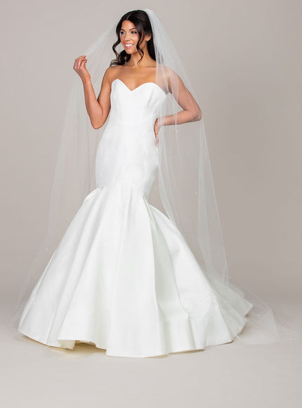 1707 Scattered Crystal Cathedral Veil