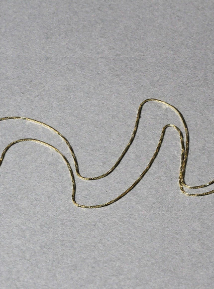 18k Yellow Gold Box Chain 0.6mm - Ellie Belle