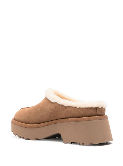 Ugg New Heights Cozy Clogs In Chestnut