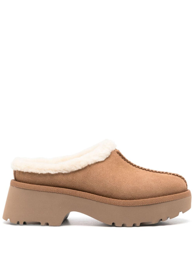 Ugg New Heights Cozy Clogs In Chestnut