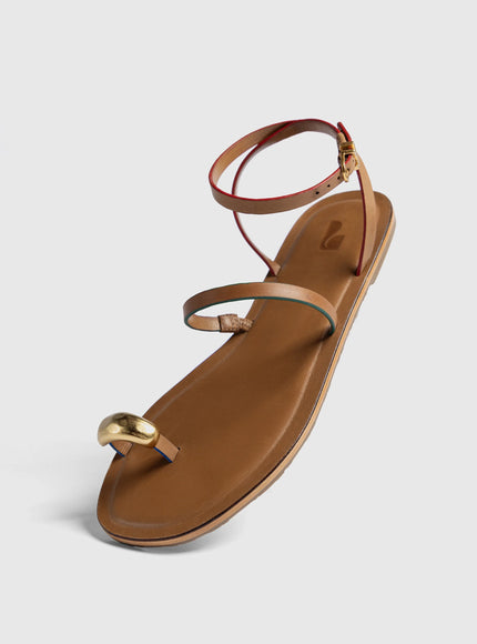 Larroude Biarritz Flat Sandal In Light Caramel Leather