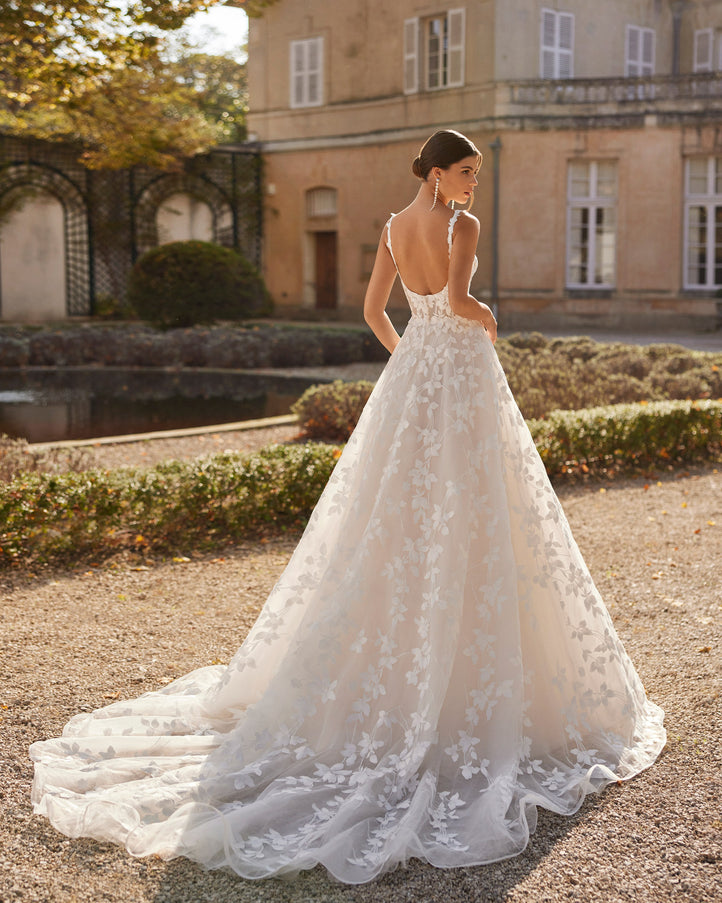 Rosa Clará Dreams Velaz Wedding Gown