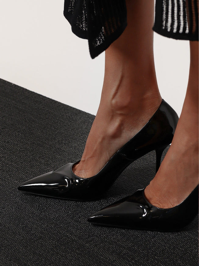 Alaia Patent Leather Decolleté