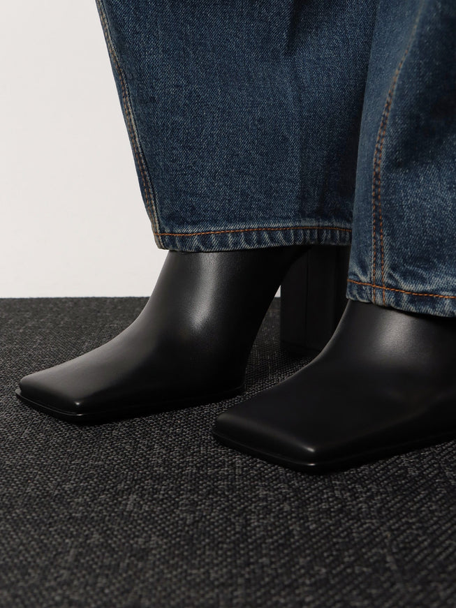 Alaia Square Leather Mule