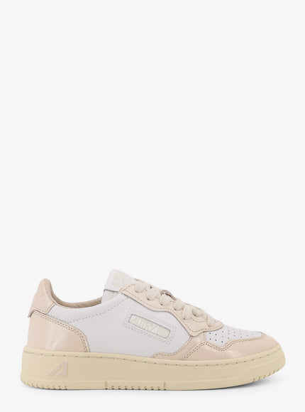 Autry Medalist Low Low-Top Leather Sneakers Bianco Beige Vernice