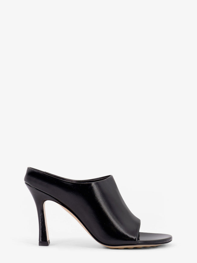 Bottega Veneta Rana Leather Mule With Heel Nero