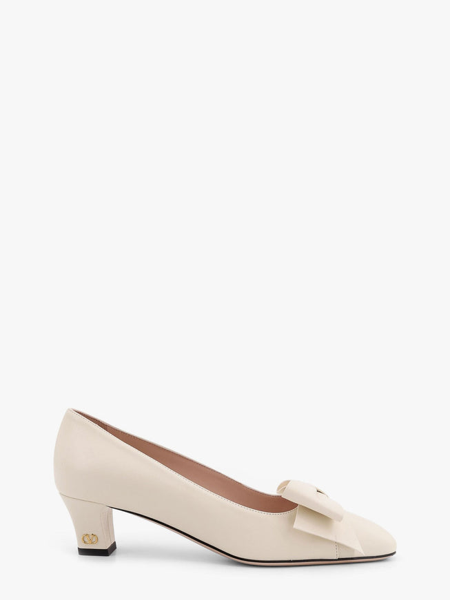 Valentino Garavani Bowow Leather Pump With Bow Detail Beige