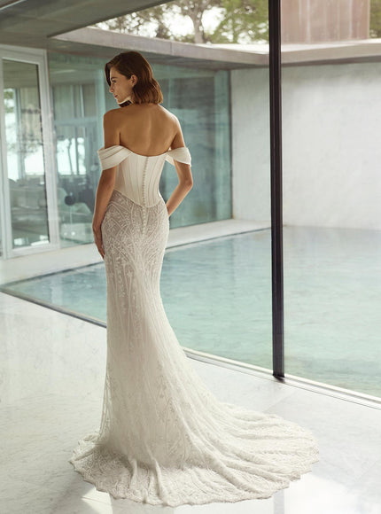 Rosa Clará Soft Gio Wedding Gown
