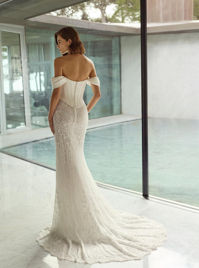 Rosa Clará Soft Gio Wedding Gown