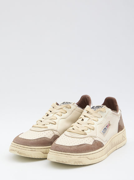 Autry Medalist Low Super Vintage Sneakers