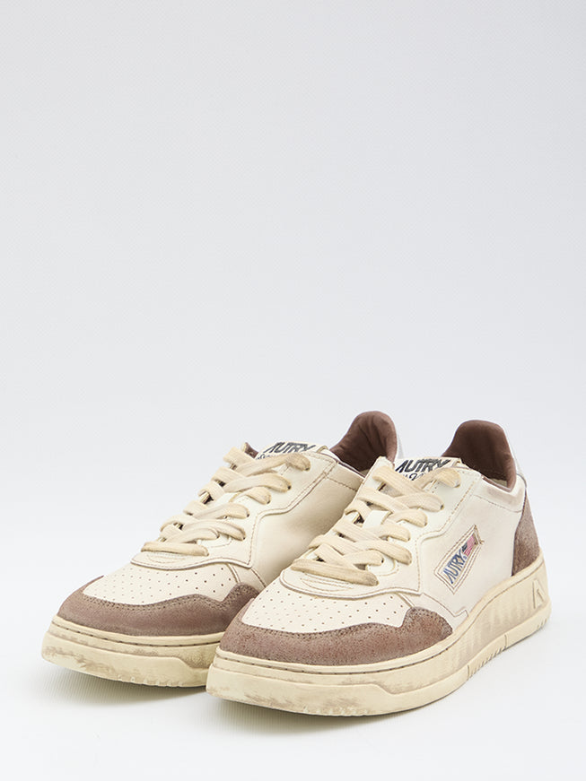 Autry Medalist Low Super Vintage Sneakers