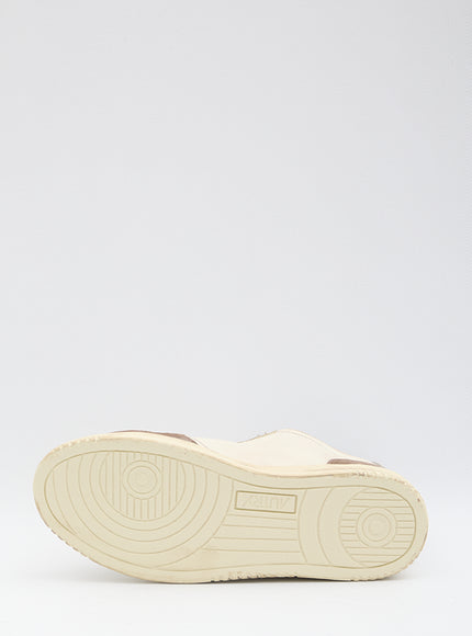 Autry Medalist Low Super Vintage Sneakers