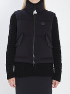 0 / Black