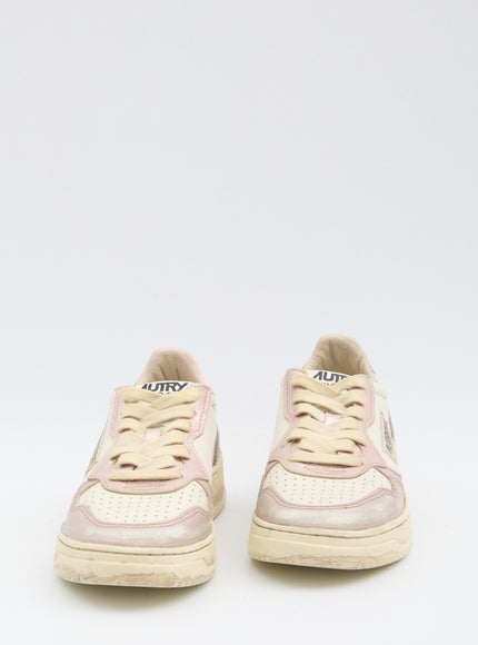 Autry Medalist Low Super Vintage Sneakers
