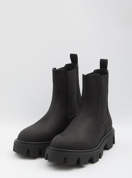 Moncler Chelsea Peak City Boots In Nubuck.