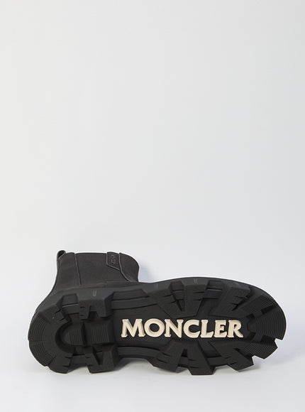 Moncler Chelsea Peak City Boots In Nubuck.