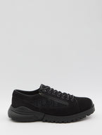 40 / Black