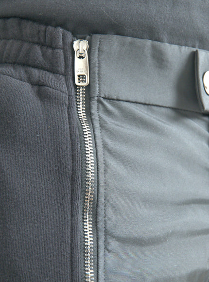 a close up of a person's pants with a zipper