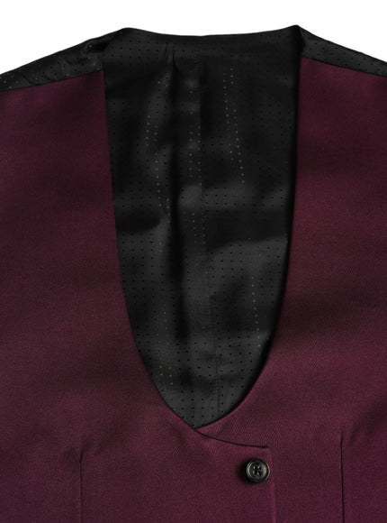 a close up of a jacket with a black collar