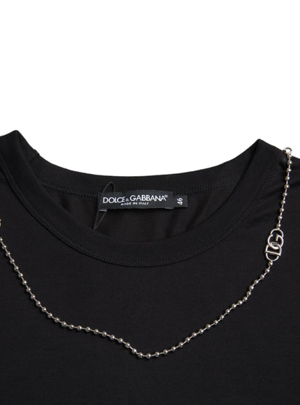 Close-up of Dolce & Gabbana T-shirt neckline with chain