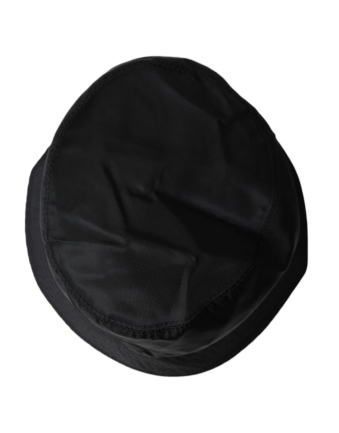 a black hat on a white background