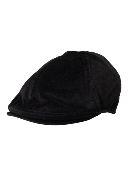 a black hat on a white background