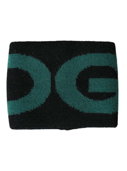 a black and green headband with the letter g on it