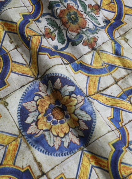 Detailed pattern of Dolce & Gabbana Majolica T-shirt fabric