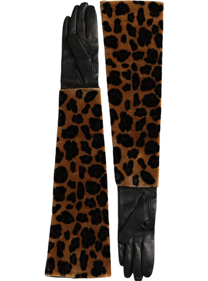 a pair of leopard print gloves