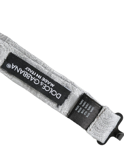 a white belt with a black label on it