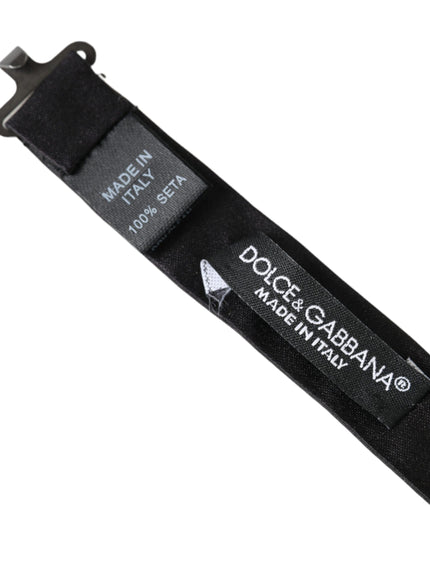 a black lanyard with a white logo on it