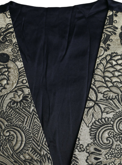 a close up of a jacket with a pattern on it