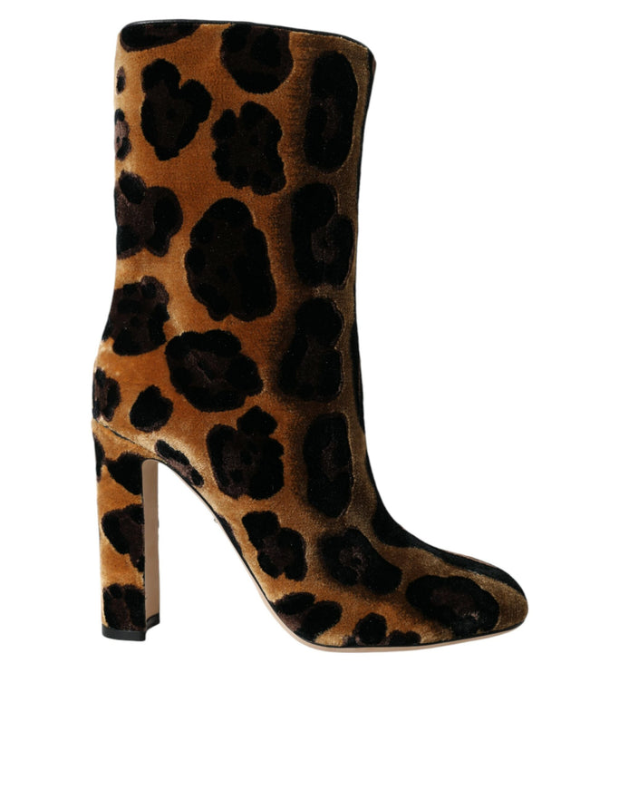 a high heeled shoe with a leopard print pattern