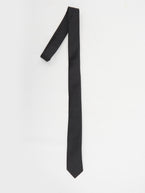 L / Black