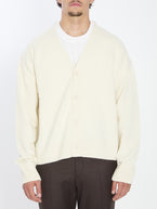 L / White