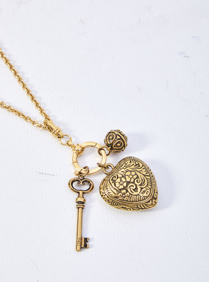 Chloe Château Treasures Pendant Necklace