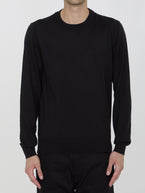 L / Black