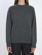 M / Grey
