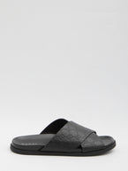10 / Black