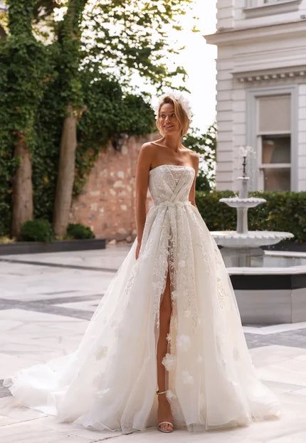 Panakeia – Strapless Sweetheart Ballgown Wedding Dress