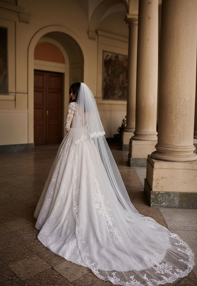 Polliss Embroidered Lace-Trimmed Wedding Veil