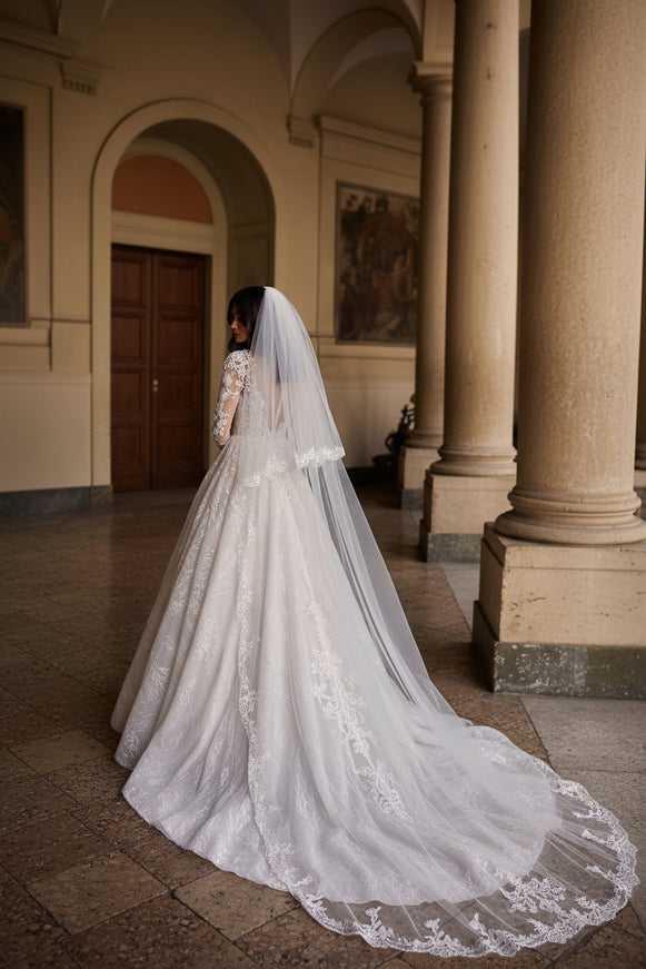 Polliss Embroidered Lace-Trimmed Wedding Veil