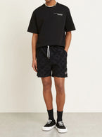 L / Black